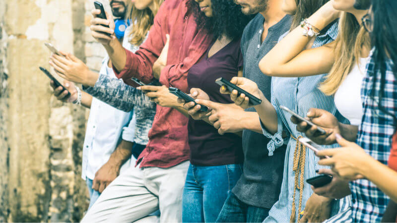 Come passare meno tempo sui social: 5 possibili soluzioni