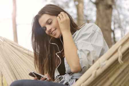 Canzoni italiane utilizzabili su Instagram e Facebook: quali sono